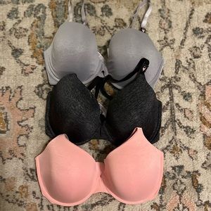 Victoria’s Secret t-shirt lightly lined Demi bras Sz 34DDD. Comes w all 3.